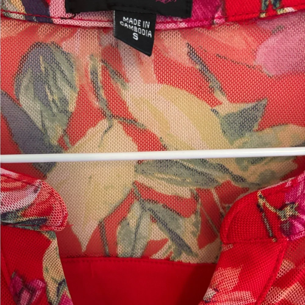 Cocomo long sleeve V neck multi flowered red blouse size small - Picture 3 of 4